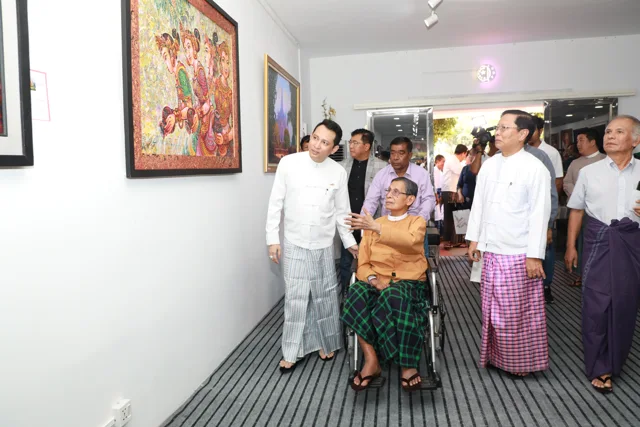 Representative gallery photograph; not the advertised exhibition.